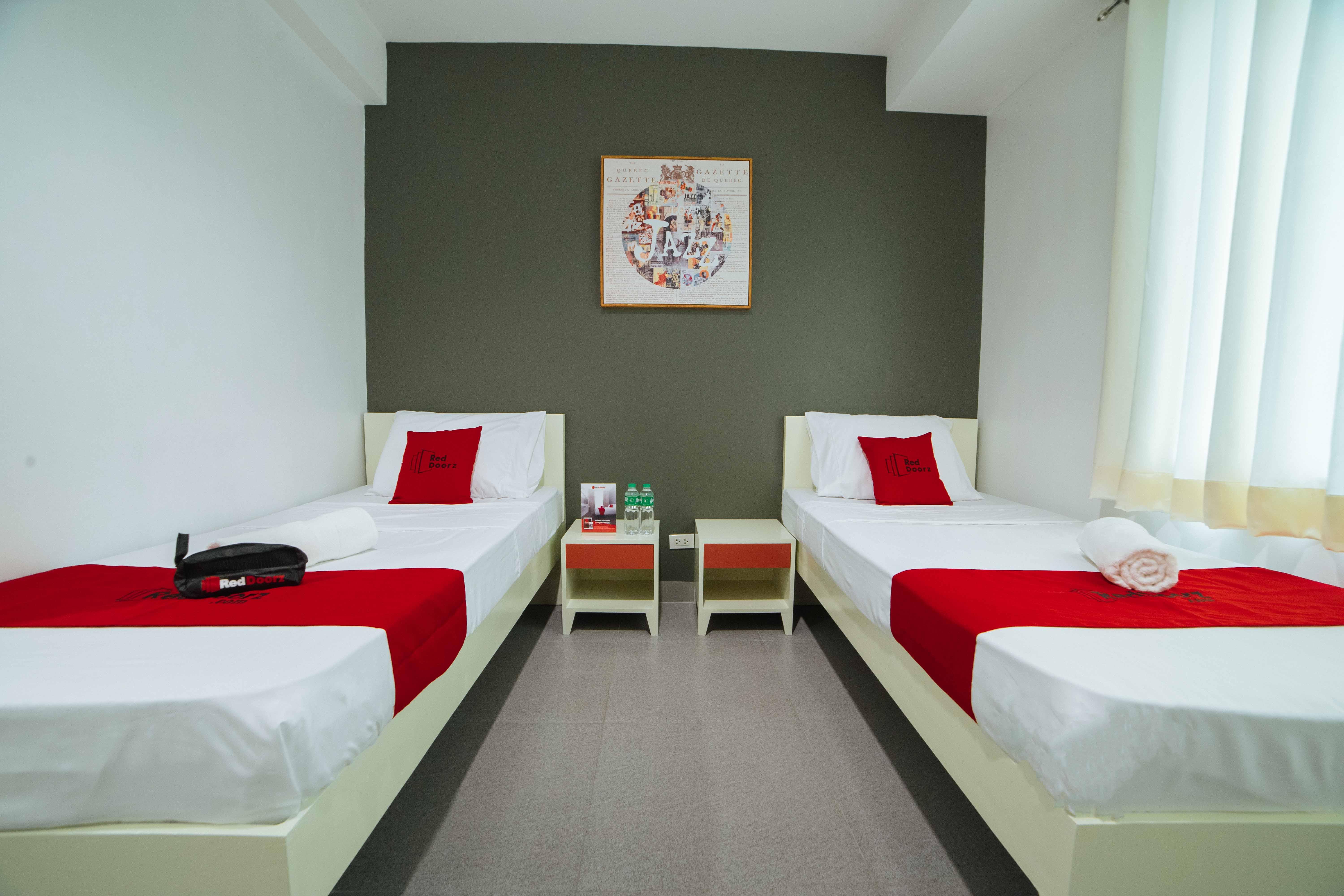 Reddoorz Plus @ Roxas Street Davao City מראה חיצוני תמונה