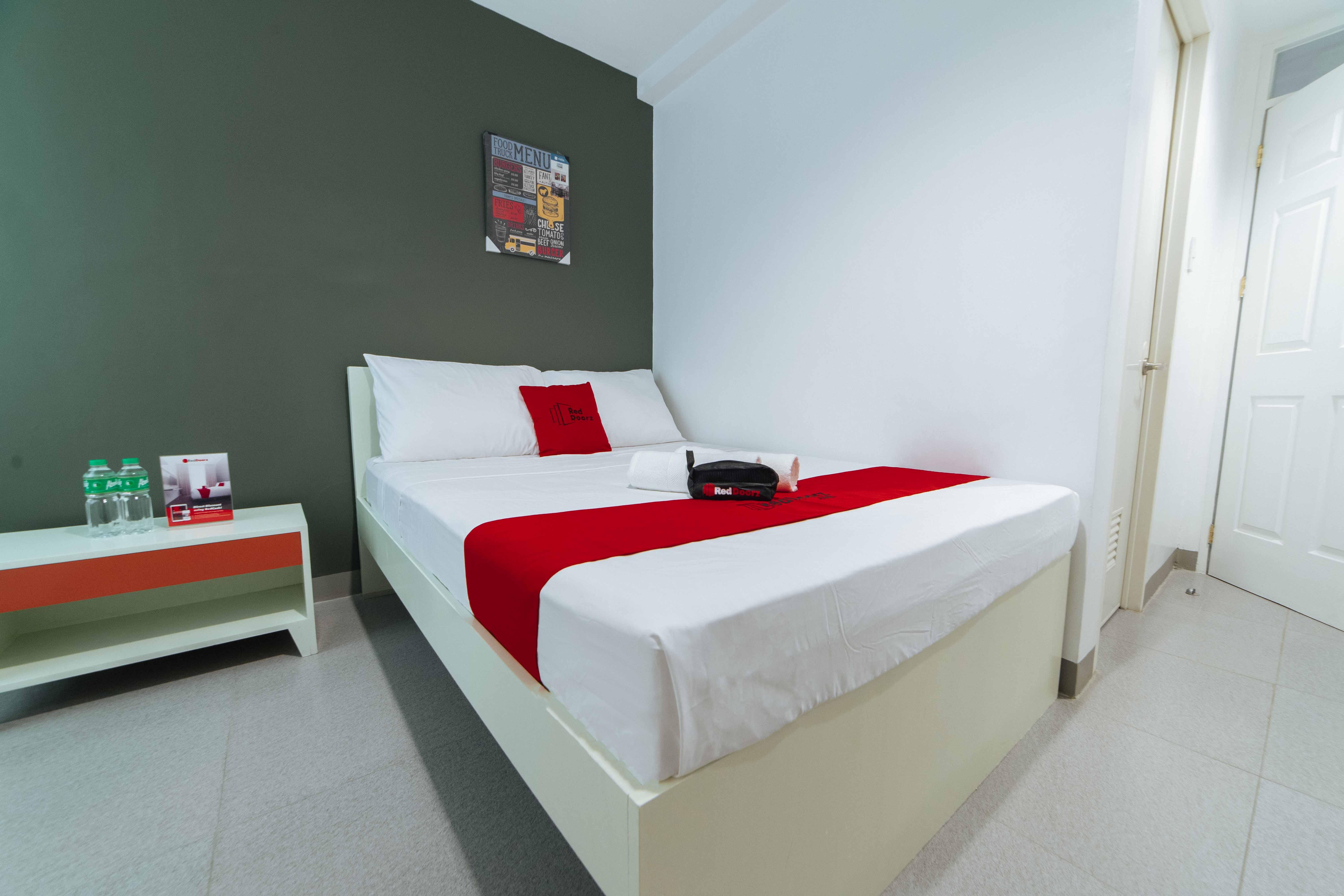 Reddoorz Plus @ Roxas Street Davao City מראה חיצוני תמונה