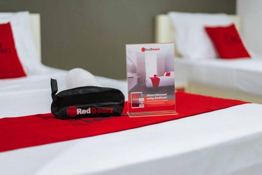Reddoorz Plus @ Roxas Street Davao City מראה חיצוני תמונה